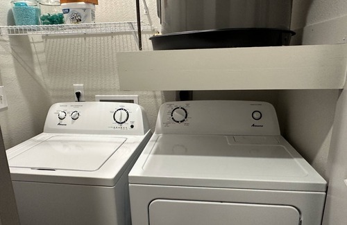 Spring Branch East Apartment | 1BR QUEEN PREMIERE SUITE - FREE WIFI