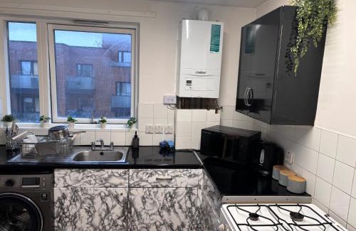 Stonebridge Apartment | 1Br-Sleeps4-35minToCentralLondon-40minToHeathrow