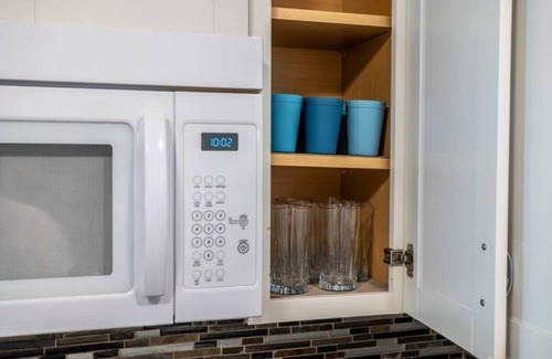 Orlando House | 1BR Urban Escape Fast Wi-Fi + Pet-Friendly