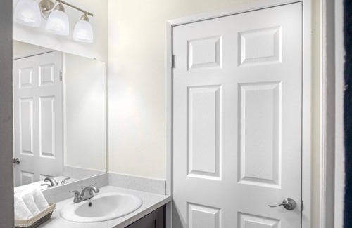 Norma Triangle Apartment | 1BR West Hollywood w/ Patio off Santa Monica Blvd by Blueground