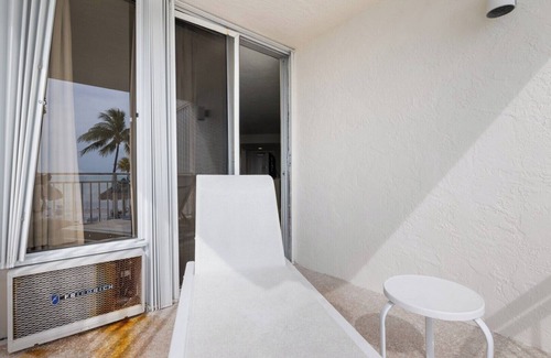 Lower Matecumbe Beach Condo | 1BR with Den, Living Room, Kitchen: Marina and Beach Access