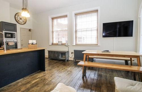 Shrewsbury Cottage | 1C COLLEGE HILL, pet friendly in Shrewsbury