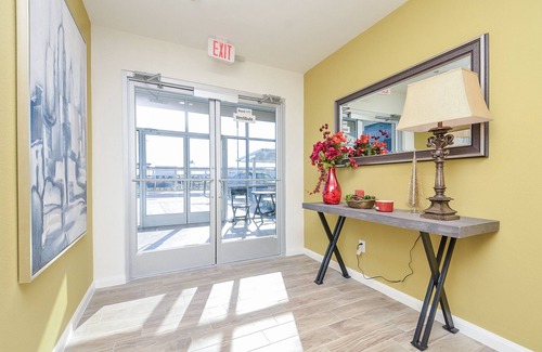 Katy Condo | 1C| *Holiday Special* Cozy home in a Lifestyle Center| Home Away from Home|