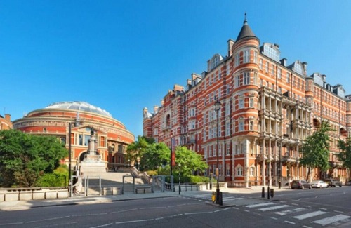 Queen's Gate Apartment | 1CR3 · Beautiful Serviced Apartment London