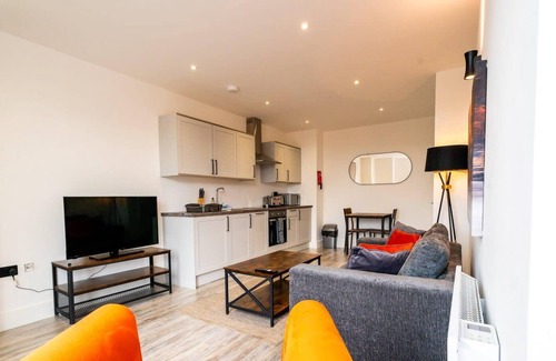 Swindon Apartment | 1Double BR | WiFi | Free parking
