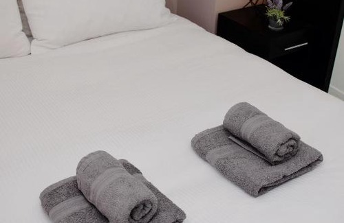Stanwell House | (1FG-13) Dreams Unlimited- Staines/Heathrow