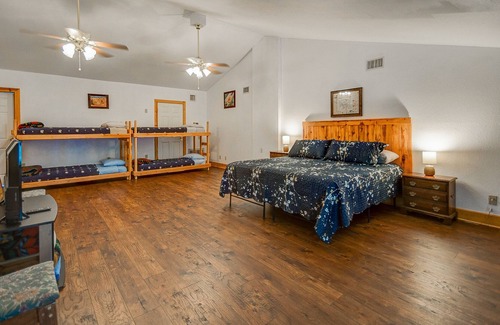 Kingston House | 1King 3Bunks Fishing Haven Buncombe Marina Texoma