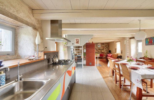 Plovan Ski Chalet | 1km from the beach, charming cottage for 6