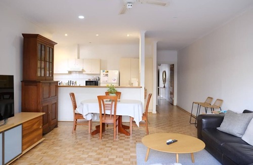Rose Park House | 1km to City & The Parade | Carport+Patio+BBQ