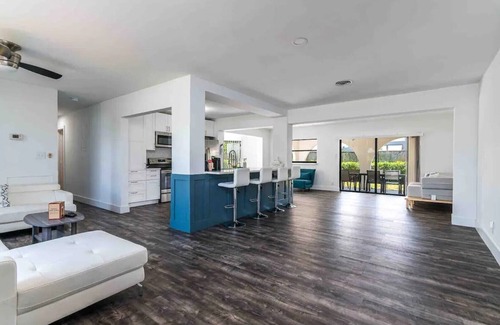 Boca Raton House | 1mi to Beach 2 Suite 4bd/3bth Home with Pool &Spa