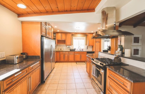 Hermosa Village House | 1mile to Disneyland family friendly House with a pool, hot tub, and game room