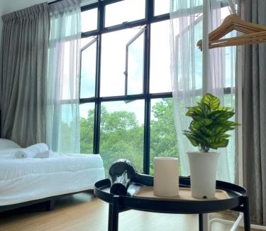 Bukit Indah Apartment | 1min to BukitIndah AEON Skyloft 3BR Muji PoolView