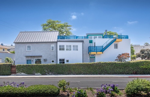 Ocean Park House | 1min to Sand & Sea - Santa Monica Dream Home
