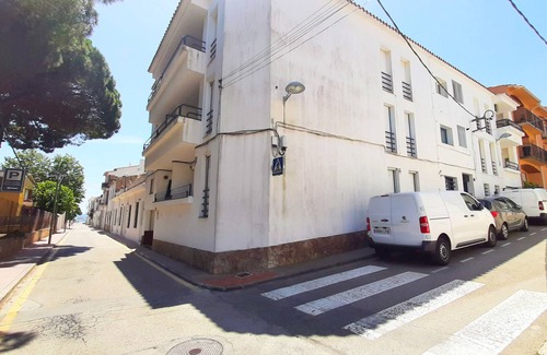 Llafranc Apartment | 1MON 01 - Centrally located apartment with garage, located 200 meters from the beautiful beach of Llafranc