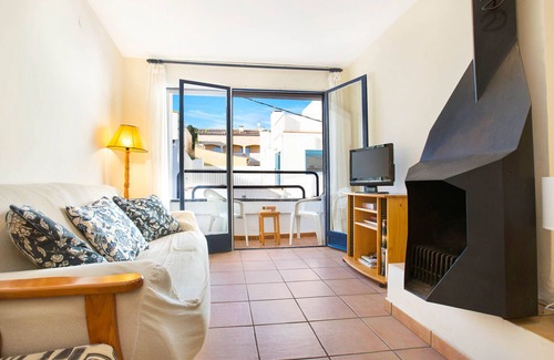 Llafranc Apartment | 1MON 01 - Centrally located apartment with garage, located 200 meters from the beautiful beach of Llafranc
