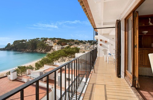 Llafranc Apartment | 1PRU 01 -Basic apartment in the center of Llafranc on the second line of the sea with beautiful views of the beach