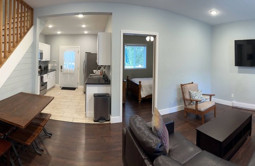 Oneonta House | 1st Class Rentals Munson Manor IV