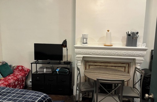 North Philadelphia Apartment | 1st fl Studio across from Temple Hospital