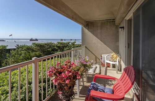 Gearhart Condo | 1st Floor 1 Bedroom Cute and Cozy - Walk to beach and golf! No Cleaning Fees.