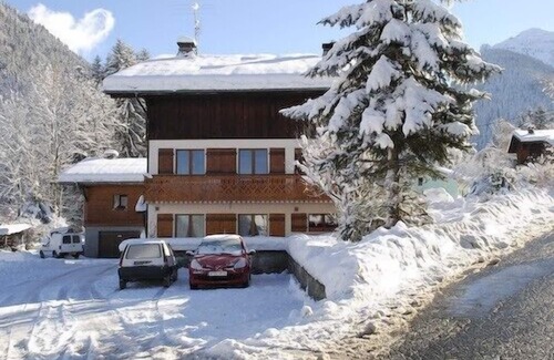 Morzine Apartment | 1st floor apartment in Savoyard chalet in Morzine.