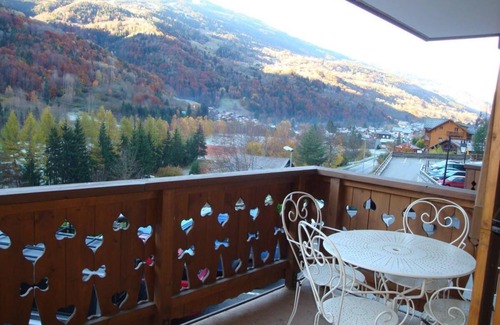 Bozel Apartment | 1st floor, balcony, tv, ski locker, 40m², Courchevel
