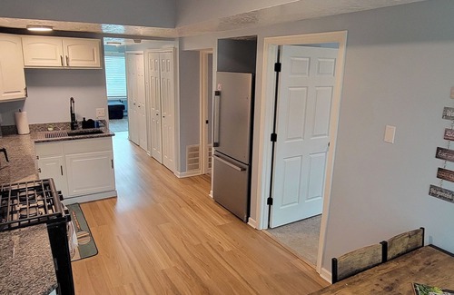 Geneva-on-the-Lake Condo | 1st Floor Beach Access 2-Bedroom Condo in Geneva U2