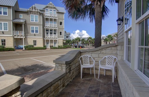 Cinnamon Shore Condo | 1st-Floor Condo@Cinnamon Shore w/Patio & Easy Access to Great Amenities!