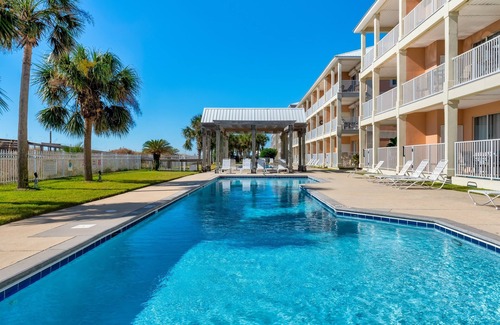 Dauphin Island Condo | 1st Floor Condo~Pool Side~2 Bedroom~Beachfront