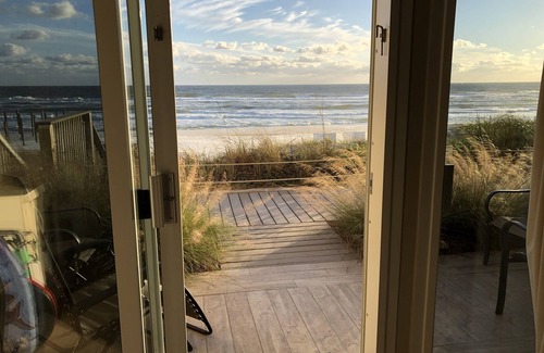 Crystal Beach Condo | 1st Floor Directly on Beach - Free beach set-up daily