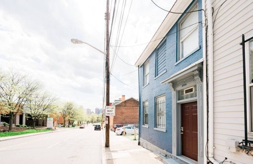 Central Northside Apartment | 1st Floor - Free Parking - Washer & Dryer - AGH