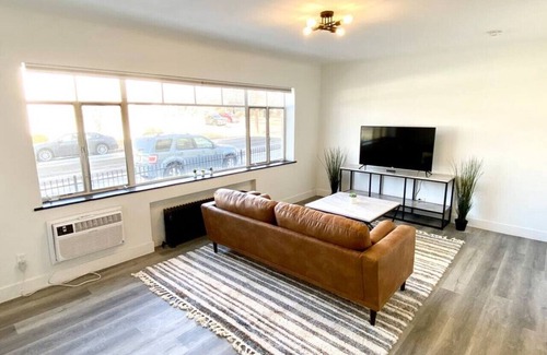Cherry Creek Apartment | 1st Floor Modern 2BR - Cherry Creek