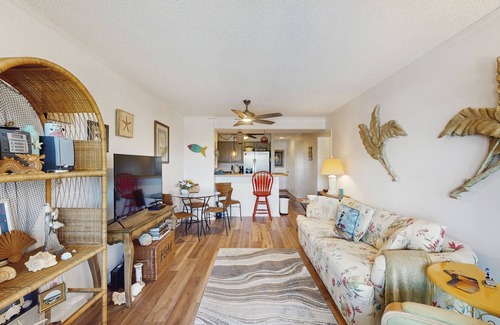 Atlantic Beach Condo | 1st floor oceanside condo at Island Beach with balcony & shared outdoor pools
