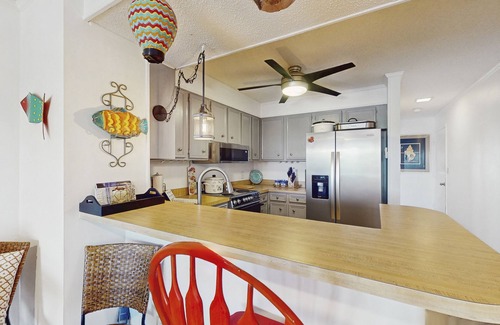 Atlantic Beach Condo | 1st floor oceanside condo at Island Beach with balcony & shared outdoor pools
