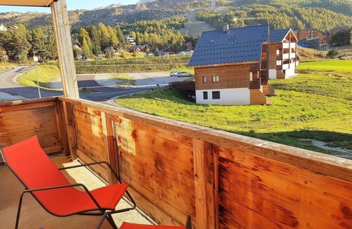 La Joue du Loup Apartment | 1st floor, parking, tv, ski locker, 32m², La Joue du Loup