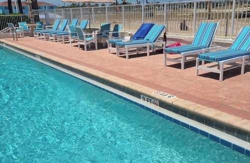 Lenox Park Condo | 1ST FLOOR STUDIO OCEAN JEWELS HEATED POOL FRONT GREAT OCEAN SIDE