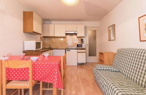 Forville Apartment | 1st floor, view mountain, balcony, tv, 30m², Serre Chevalier