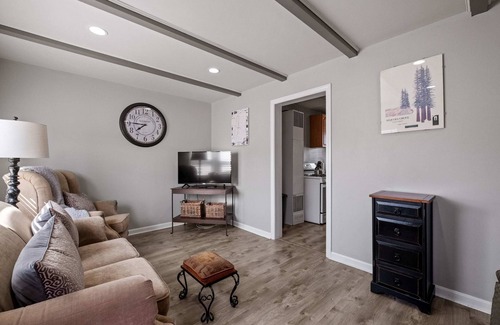 Manchester Apartment | 1st Flr 1 Bed/1 Ba Furnished-Pet Friendly