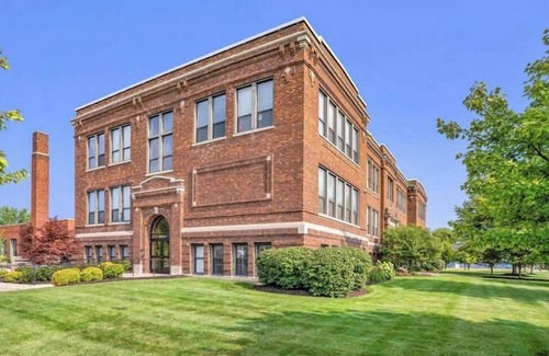 South Haven Condo | 2:00 PM check-in | Upscale loft | Indoor pool & hot tub