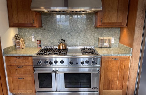 Napa House | 2 1/2 Acre Secluded Country Property minutes from Downtown Napa