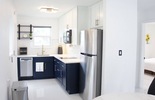 West Palm Beach House | 2/1.5 Modern Home w/yard near Downtown, Beach,I-95,Airport,Train