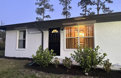Naples House | 2/1 Hidden Gem