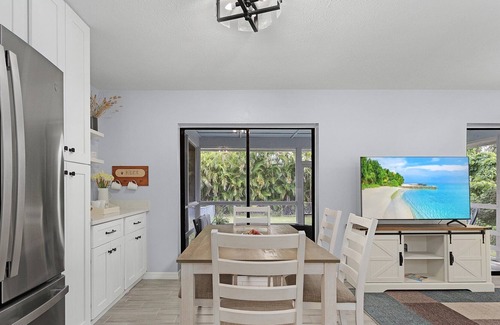 Pine Island Center House | 2/1 in Bokeelia with Fenced in Yard, Minutes from Matlacha!