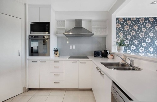 Parnell Apartment | 2/1 Ruskin Street, Parnell, Auckland 1052