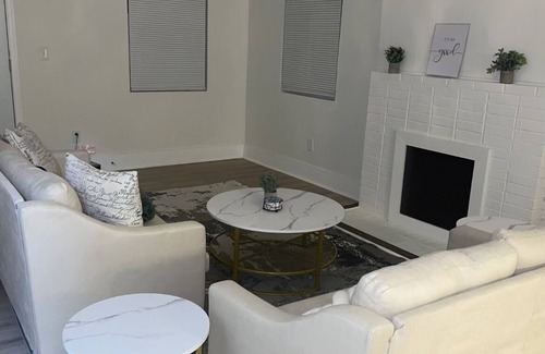 Macon House | 2/1 with Private Enclosed Yard
