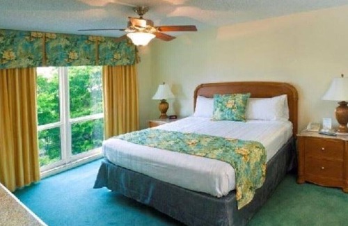 Birch Park Finger Streets Condo | "2" 1bed 1 bath condo 1 block off beach sleeps 6