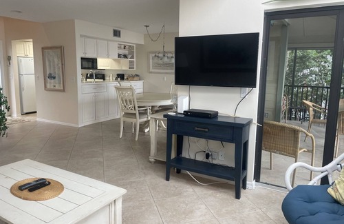 Bokeelia Condo | 2/2.5 condo with docking available for your boat and pools for soaking