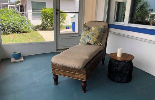 Port Richey House | 2/2 Canal Front w/10,000 covered boat lift and floating dock.