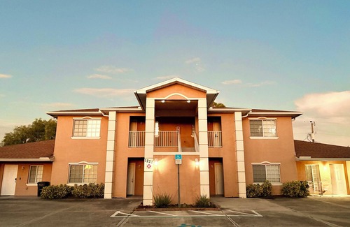 Fort Myers Apartment | 2/2 Condo Modern Upgrades Prime Cape Coral Location
