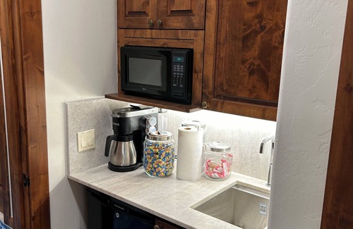 Jackson Condo | 2/2 NEW REMODEL! Luxury Snow King condo view