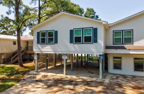 Dauphin Island House | 2/2 Pet-friendly Bayside Retreat - Happy Lee Ever After